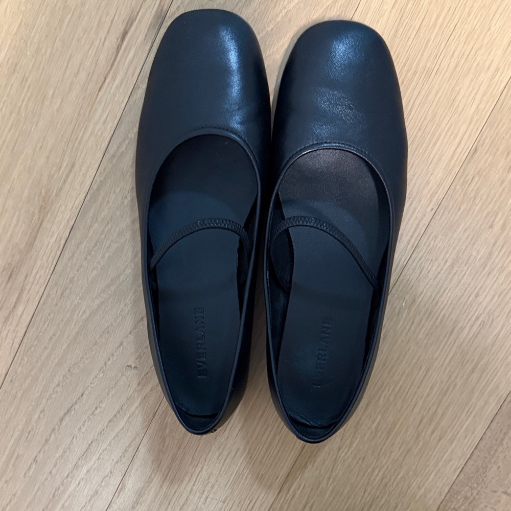 Everlane Black Leather Ballet Flats with Elastic Strap